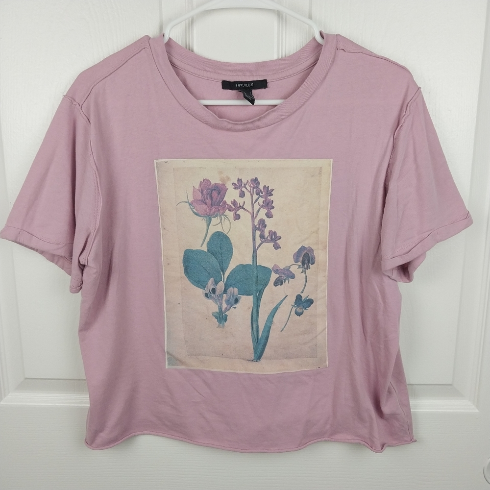 Forever 21 Women's Medium Pink Floral Graphic Short Sleeved Cropped Tee Shirt